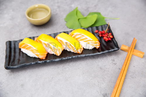 手握類(lèi)-芒果三文魚(yú)3_副本1.jpg